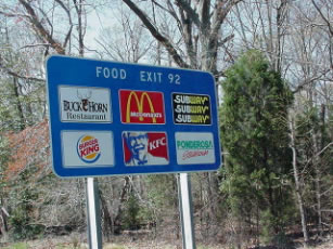 Image shows Full service food logo on separate adjacent motherboard where there is no camping logo of Exit 92 (I-95)