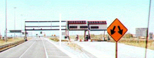 E-470 Changeable lane sign photo